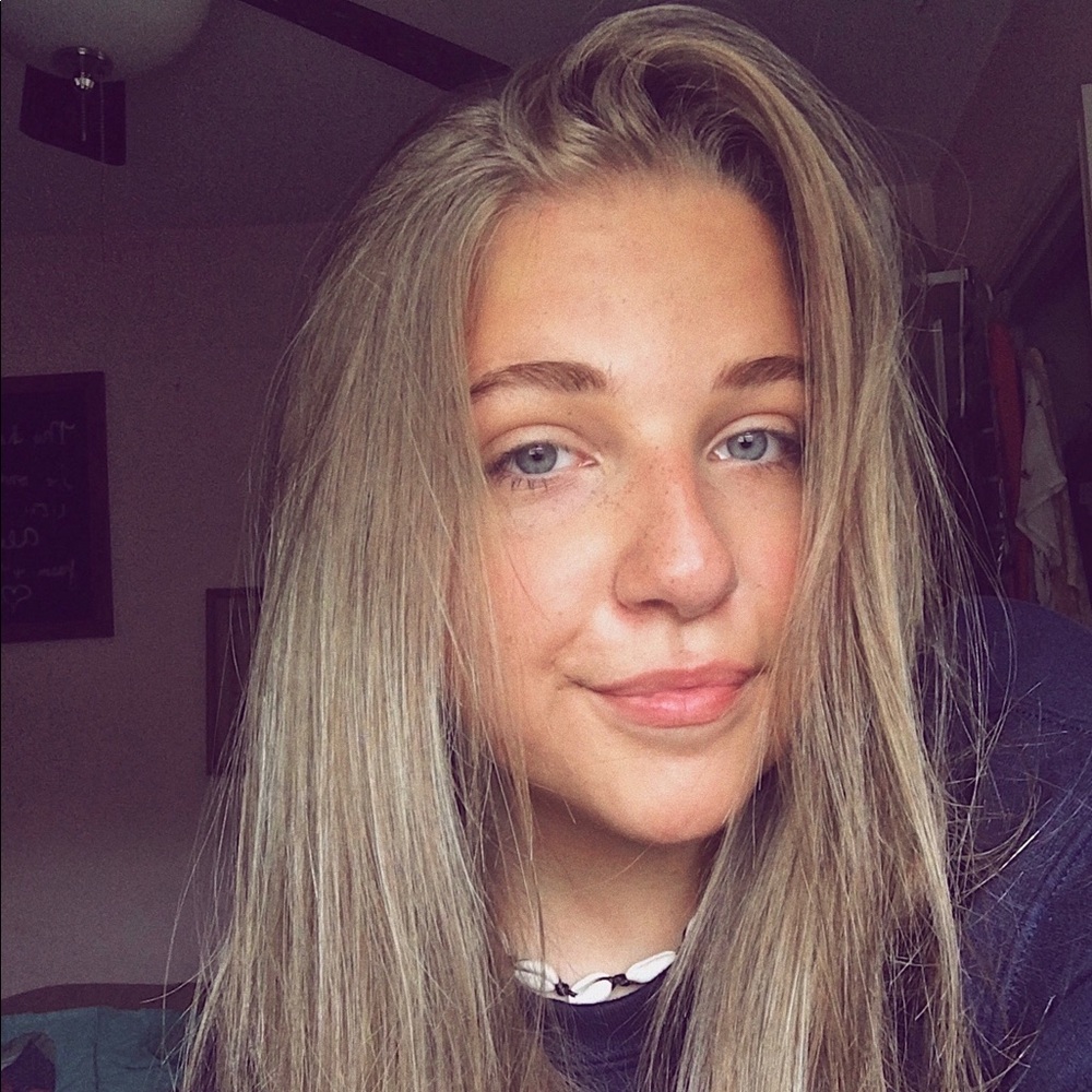 Meet your Posher, Carrie